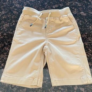 Boys’- Gap khaki shorts